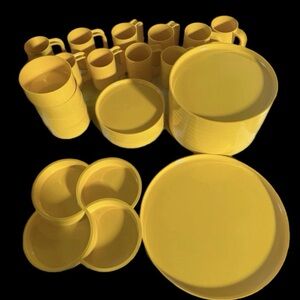 Heller Design By Massimo Vignelli 33 Piece Yellow Set MCM
